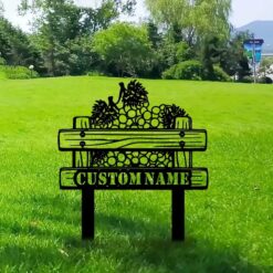 Fruit Farm Metal Garden Sign for Outdoor Decor Durable Weatherproof Decoration for Fruit Lovers and Farm-Themed Gardens, Bring a touch of farm charm with this fruit farm metal garden sign